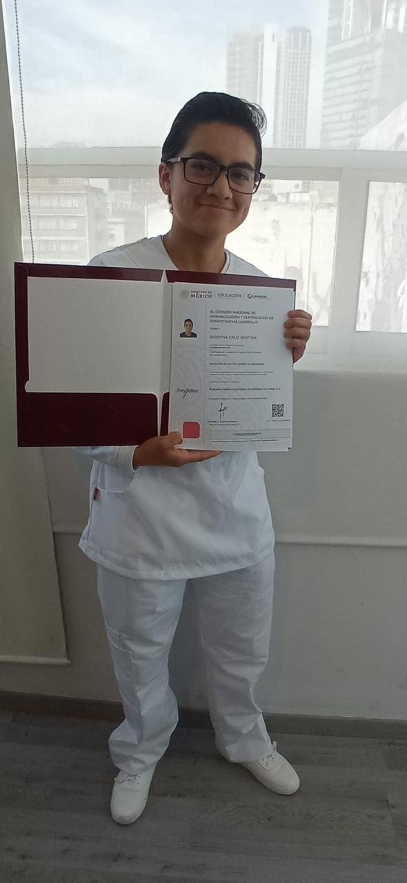 Certificación en mano